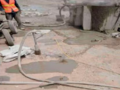 长清水泥混凝土路面板底注浆技术 路面脱空注浆整治方案